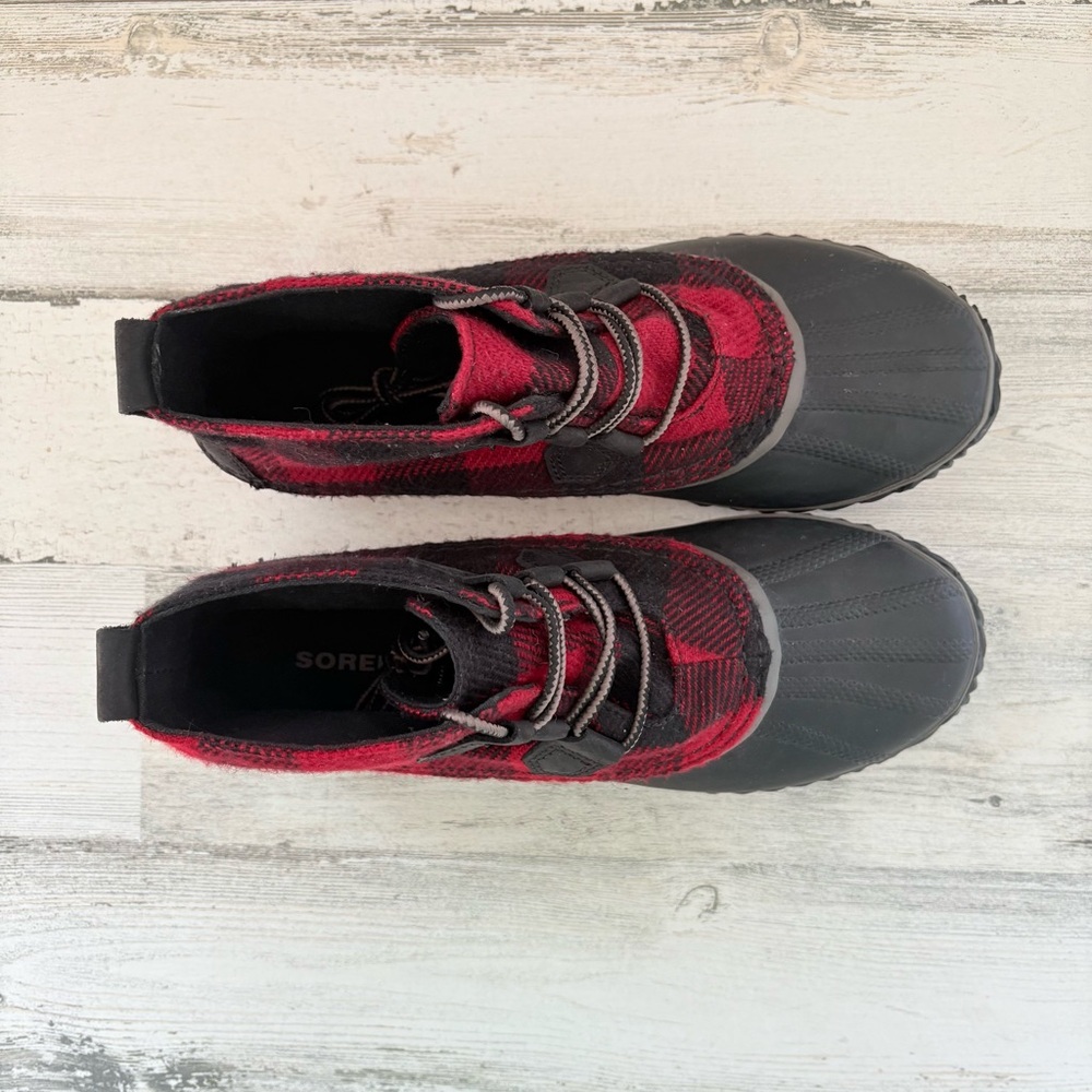 Sorel Red and Black Ankle Boots - Picture 4 of 10